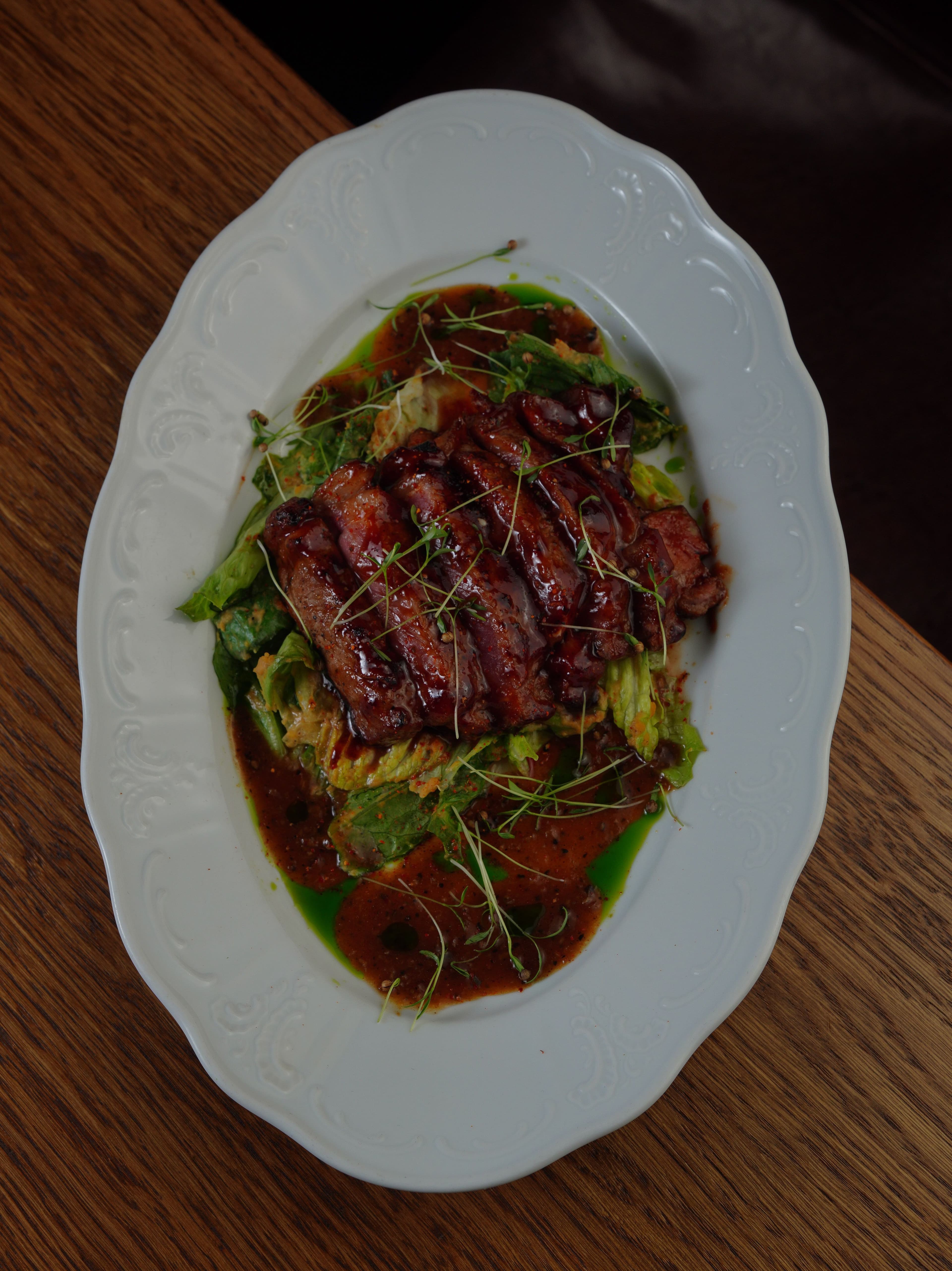 Beef salad with pistachio dressing