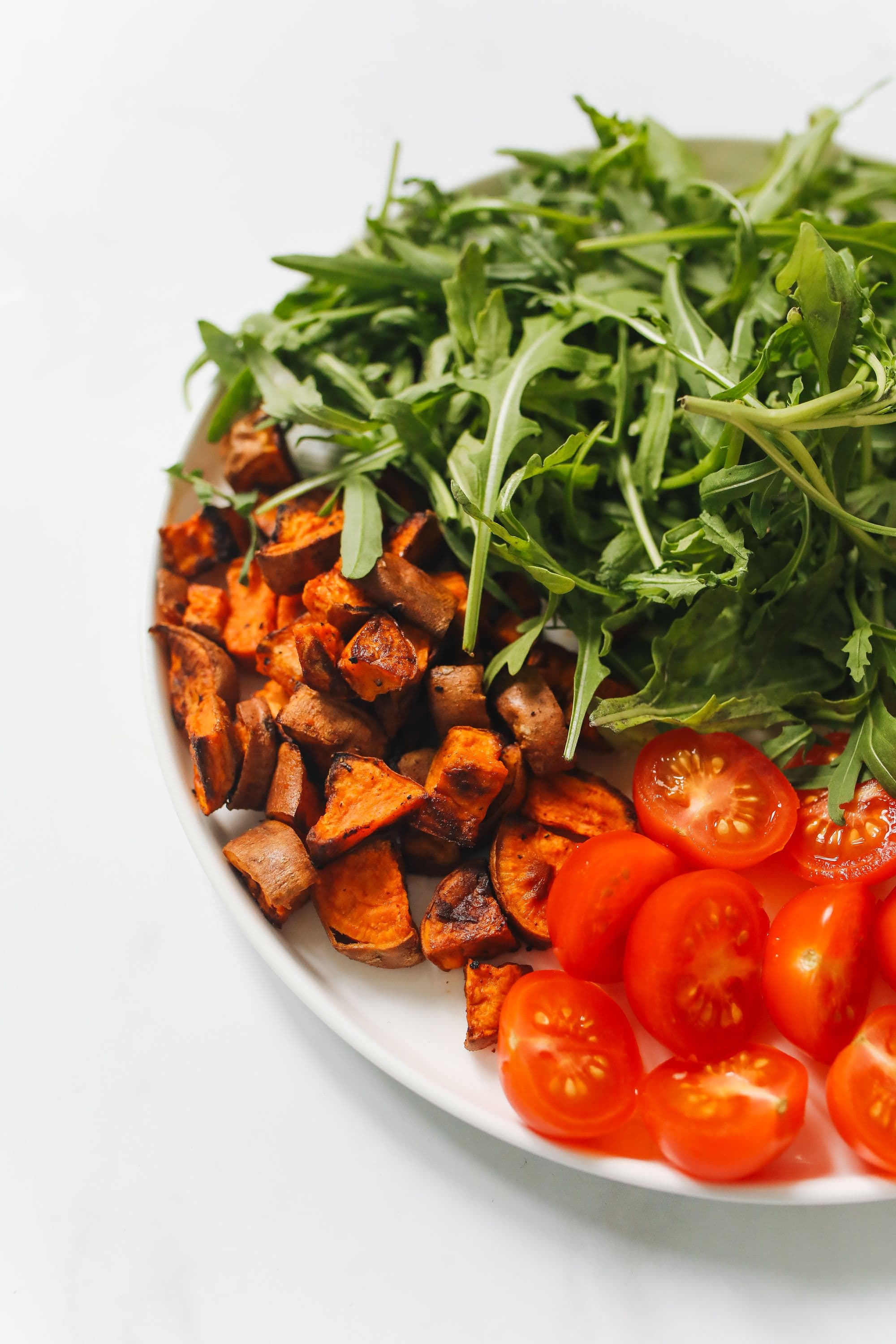 Salad with oven-roasted root vegetables