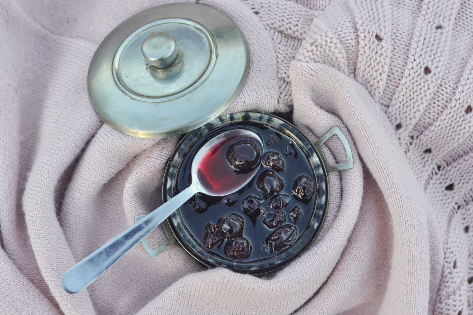 Barbecue sauce with cherry